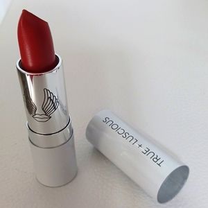 TRUE + LUSCIOUS SUPER MOISTURE LIPSTICK